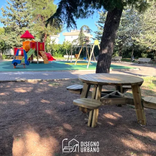 Giardino dei Bersaglieri, Bitritto. Riqualificazione dell'area giochi del giardino pubblico.